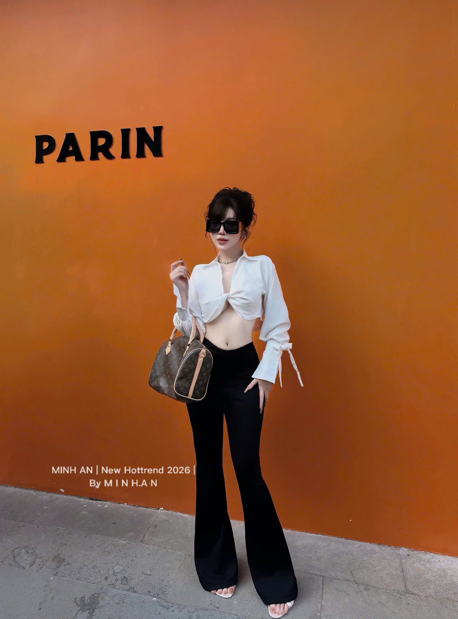  Set 2 món áo sơ mi croptop xoắn ngực mix quần suông dài ống loe - H75 (EO S<68, M<72) 