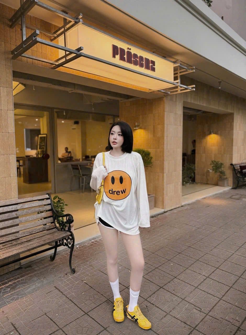  Set 3 món áo tay dài in hình mix quần short vạt bầu kèm tất - TRẮNG - H243 