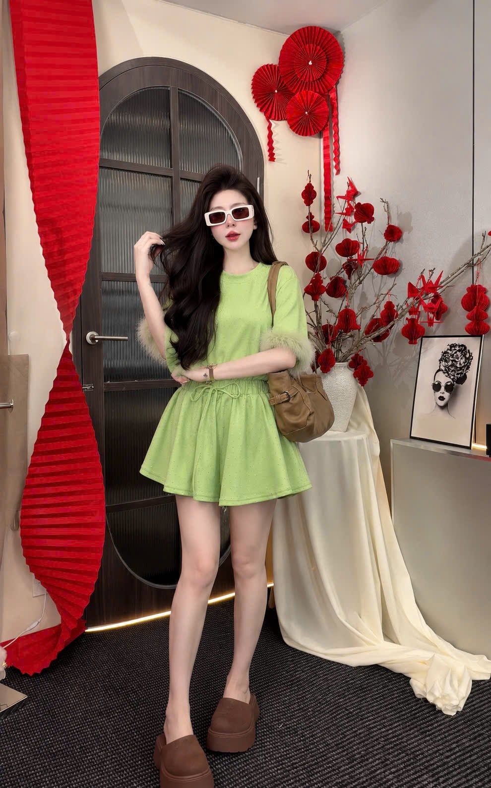  Set 2 món áo tay lỡ phối lông mix chân váy xòe đính đá - XANH - V110 