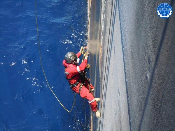  DT00044 - Làm Sạch Và Sơn Ngoài Mạn Tàu Fpso Lewek Emas Bằng Robotic -POVO (JOB 2024-217) 