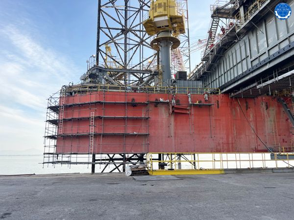  DT00059 Cleaning & repainting body/bottom of the oil drilling rig PVD VIII 