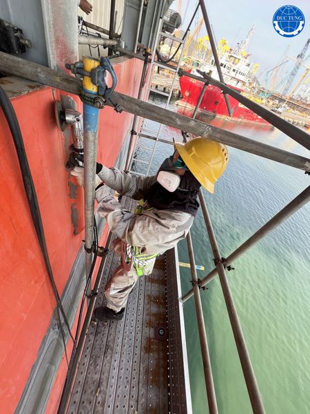  DT00059 Vệ sinh và sơn lại thân/ đáy giàn khoan dầu PVD VIII (JOB-25-155-CE) 