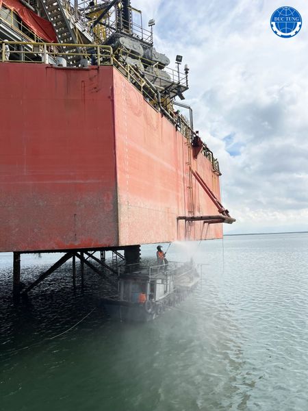  DT00059 Cleaning & repainting body/bottom of the oil drilling rig PVD VIII 