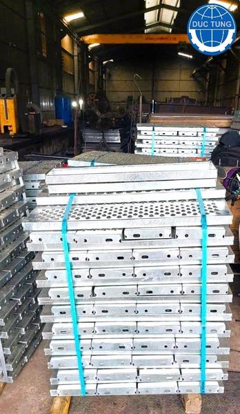 DT00069 Supply of grating for the V972 vessel project (Job 25-457-MS) 