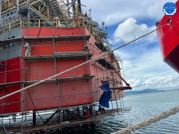  DT00059 Cleaning & repainting body/bottom of the oil drilling rig PVD VIII 