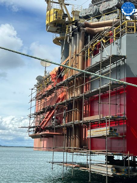  DT00059 Cleaning & repainting body/bottom of the oil drilling rig PVD VIII 