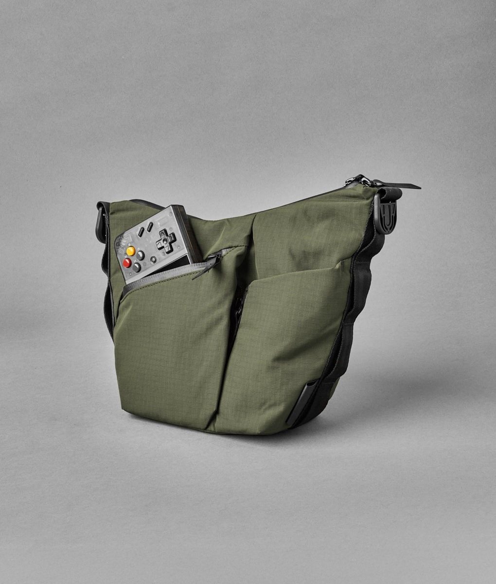  ALPAKA Flow Satchel 