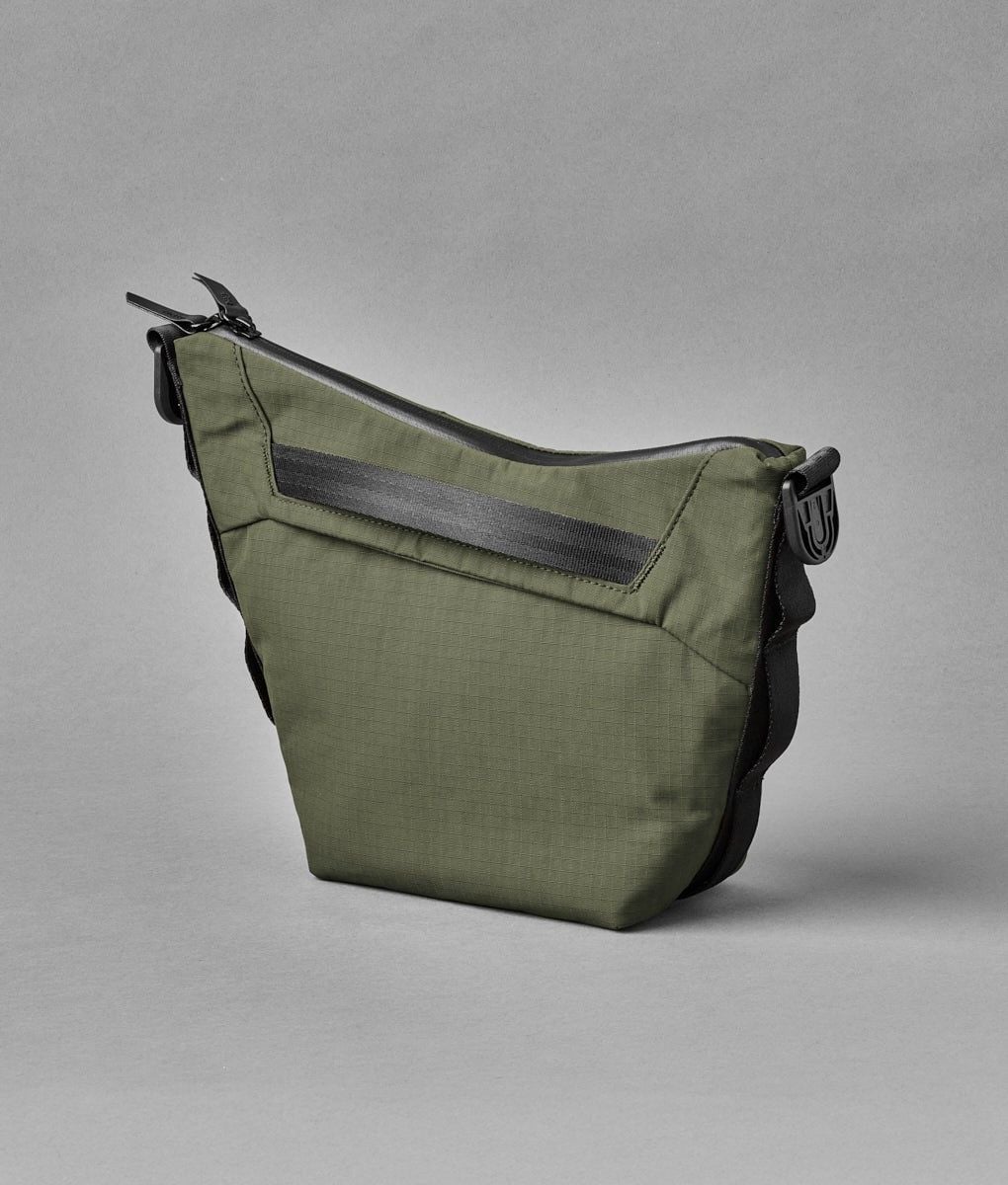  ALPAKA Flow Satchel 