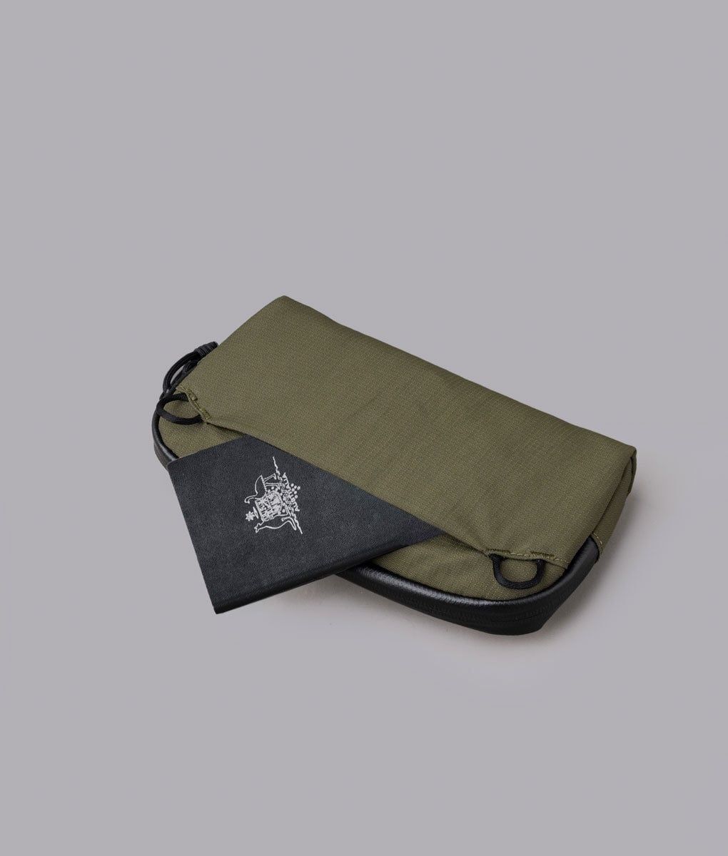  ALPAKA Flight Pouch Pro 