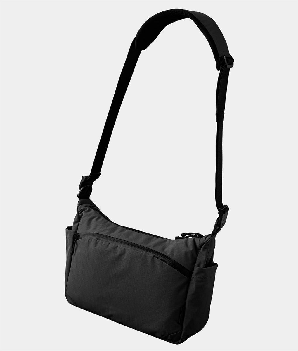  ALPAKA Flight Satchel 