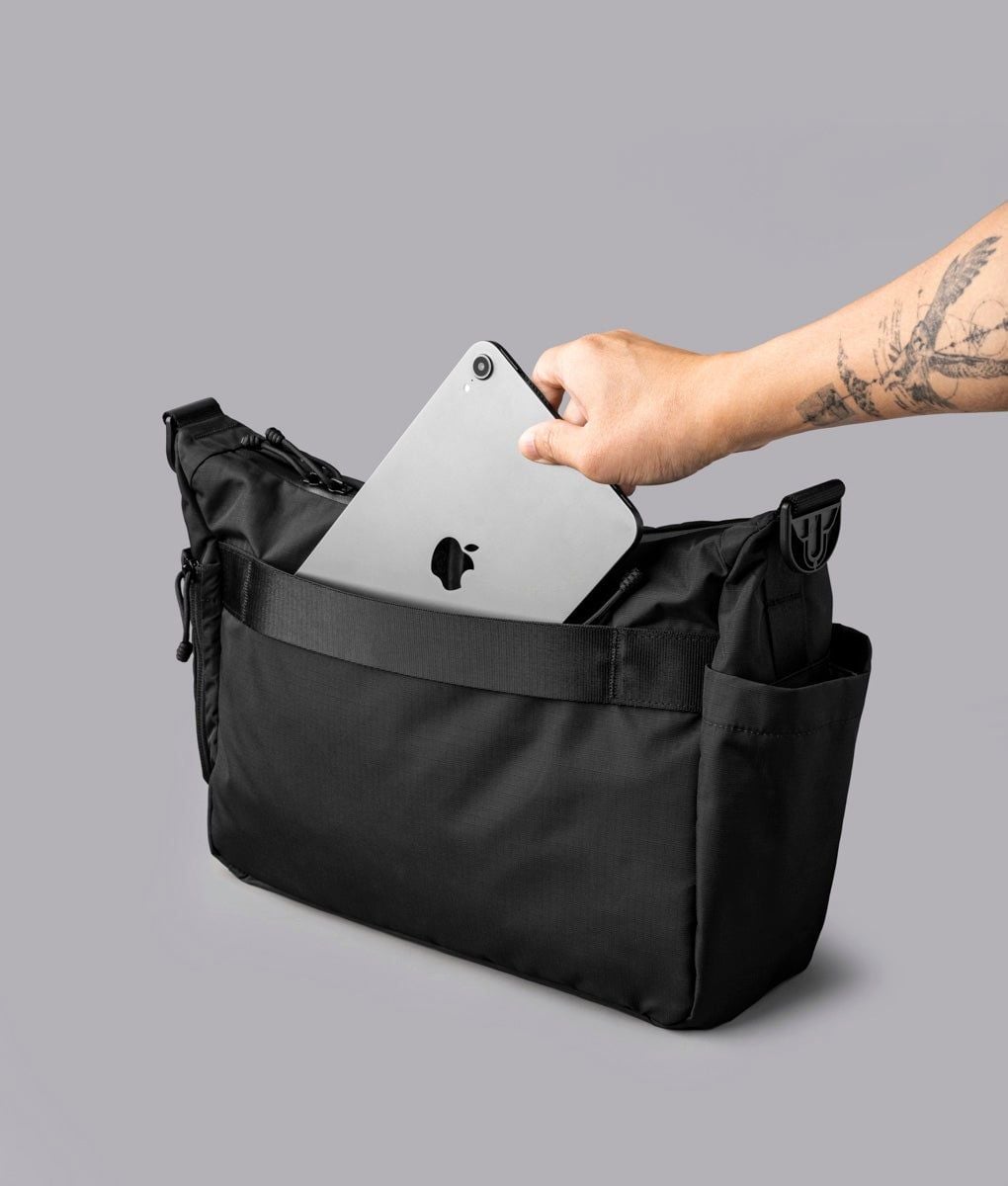  ALPAKA Flight Satchel 