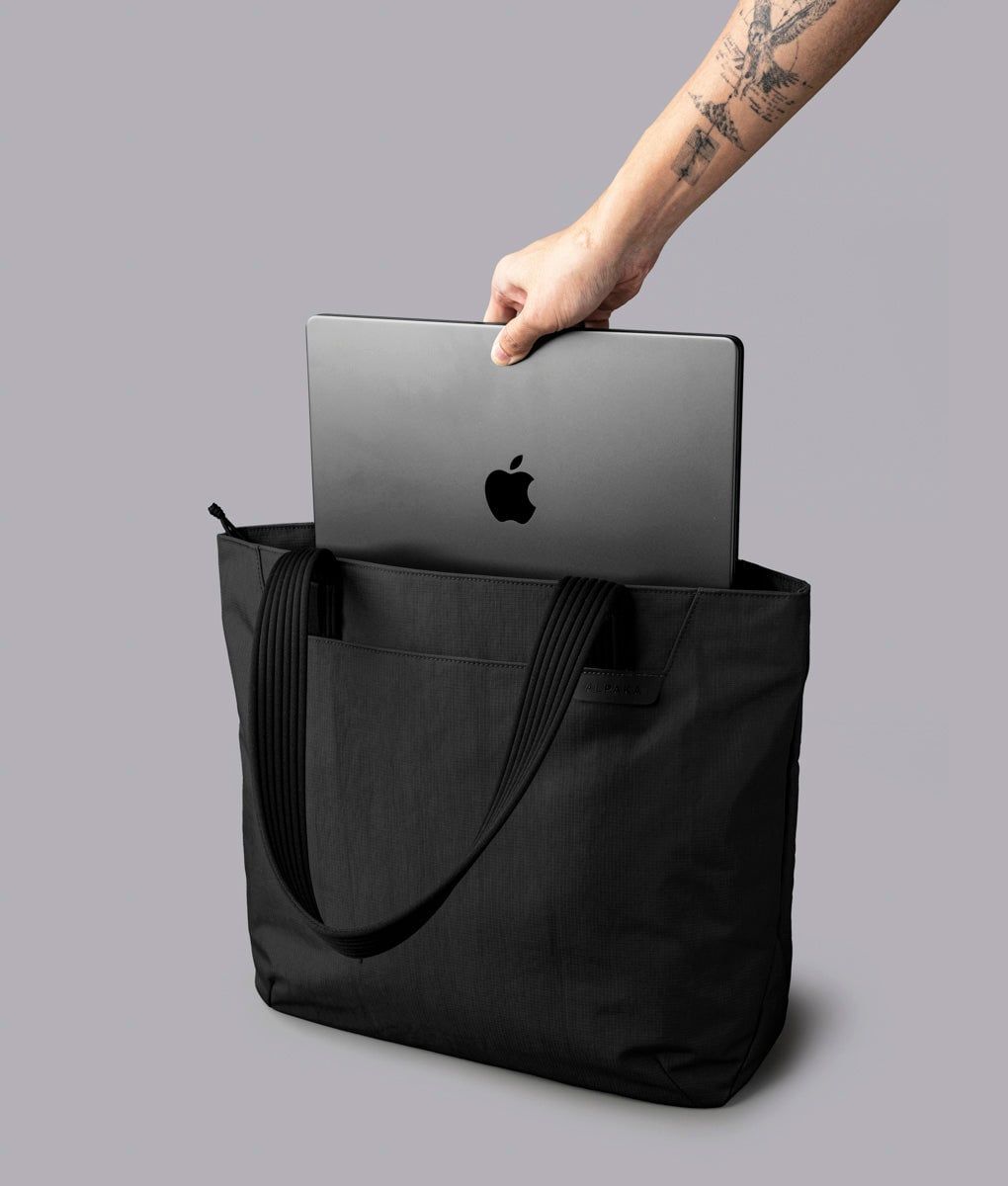  ALPAKA Flight Tote 