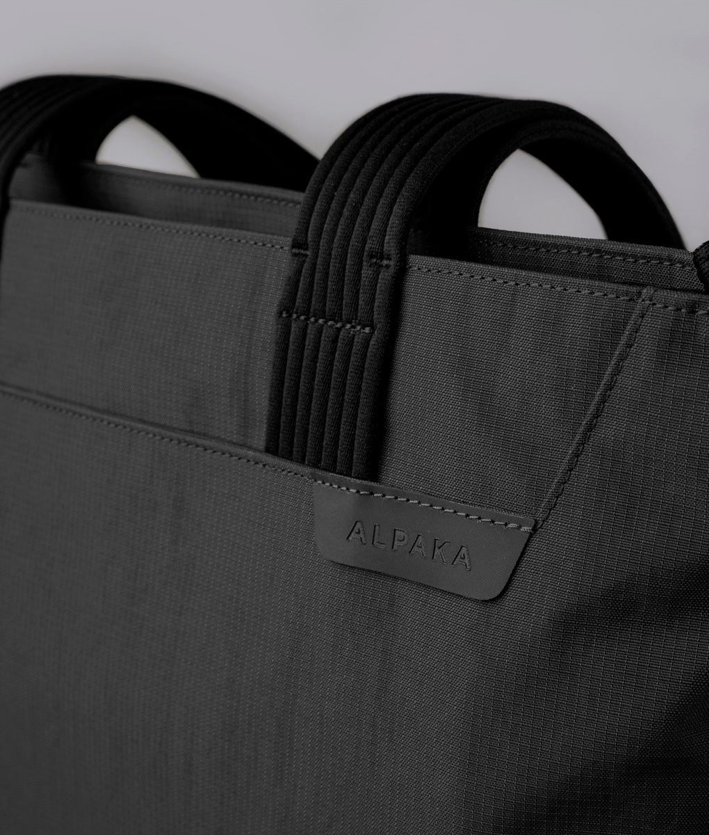  ALPAKA Flight Tote 