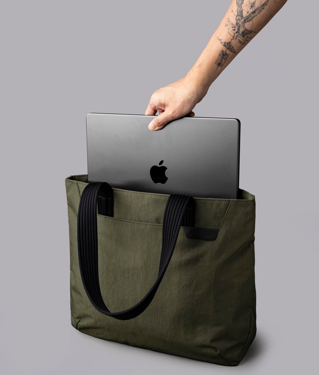  ALPAKA Flight Tote 