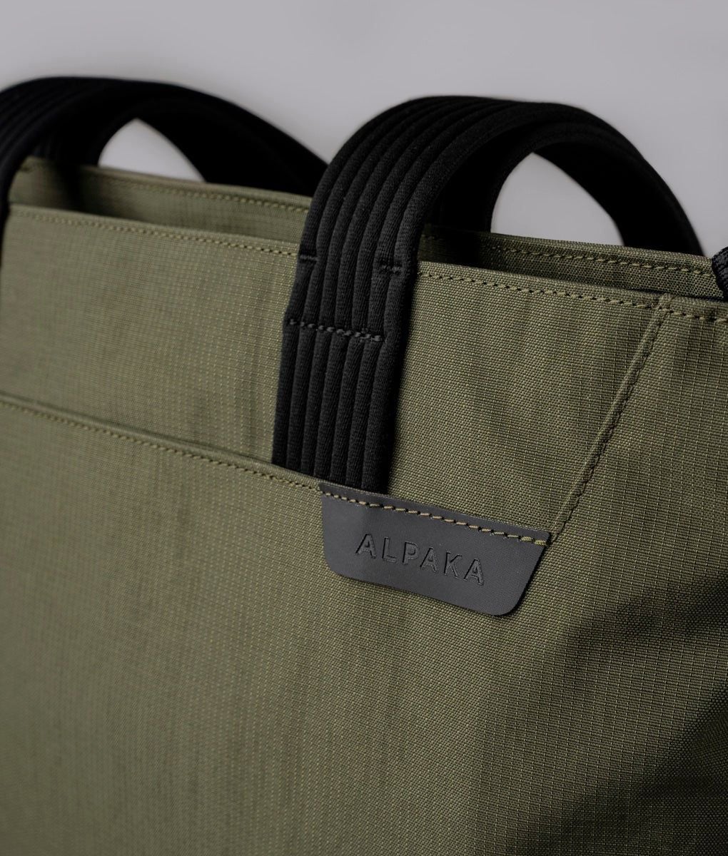  ALPAKA Flight Tote 