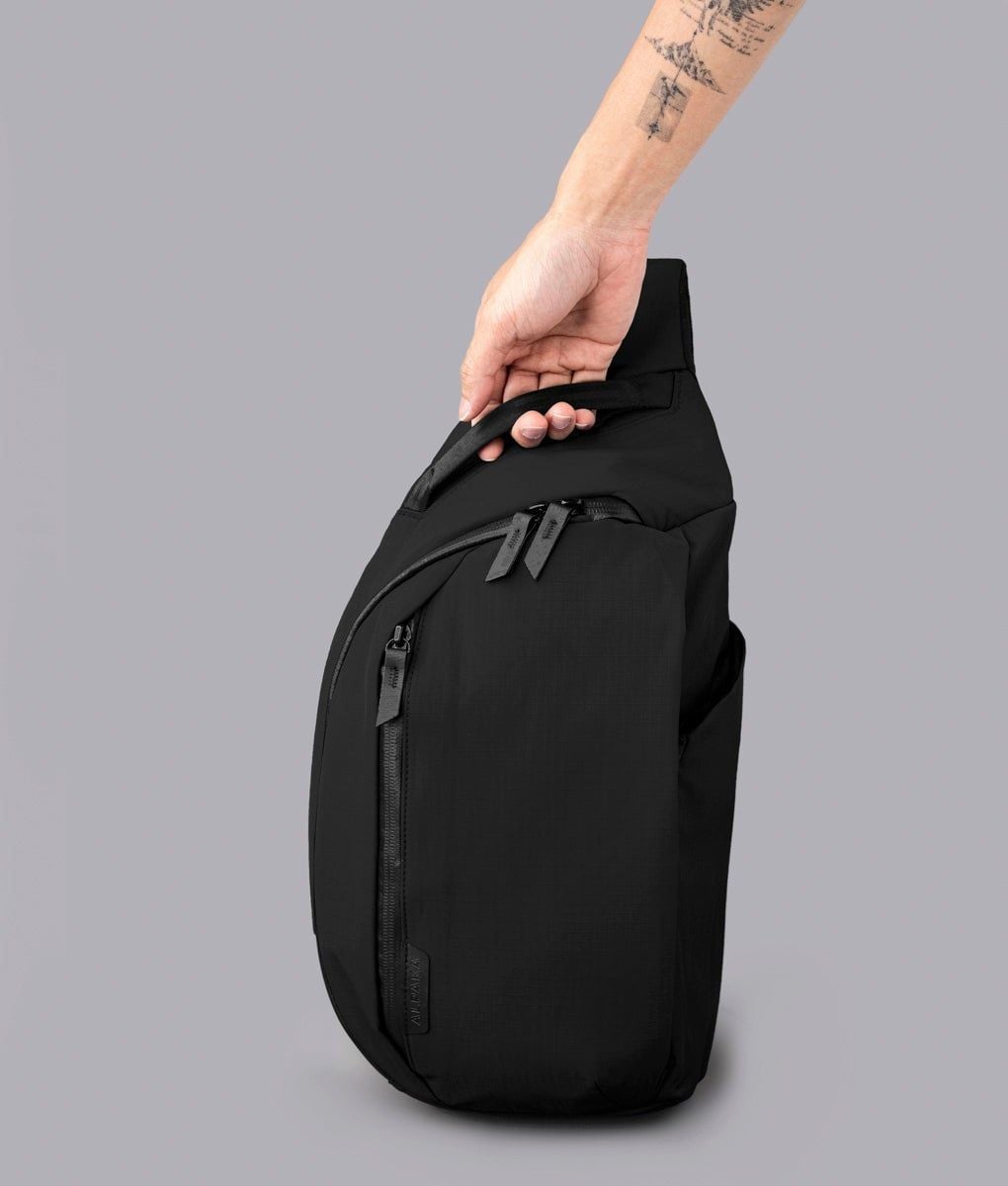  ALPAKA Metro Crossbody – Right Shoulder 