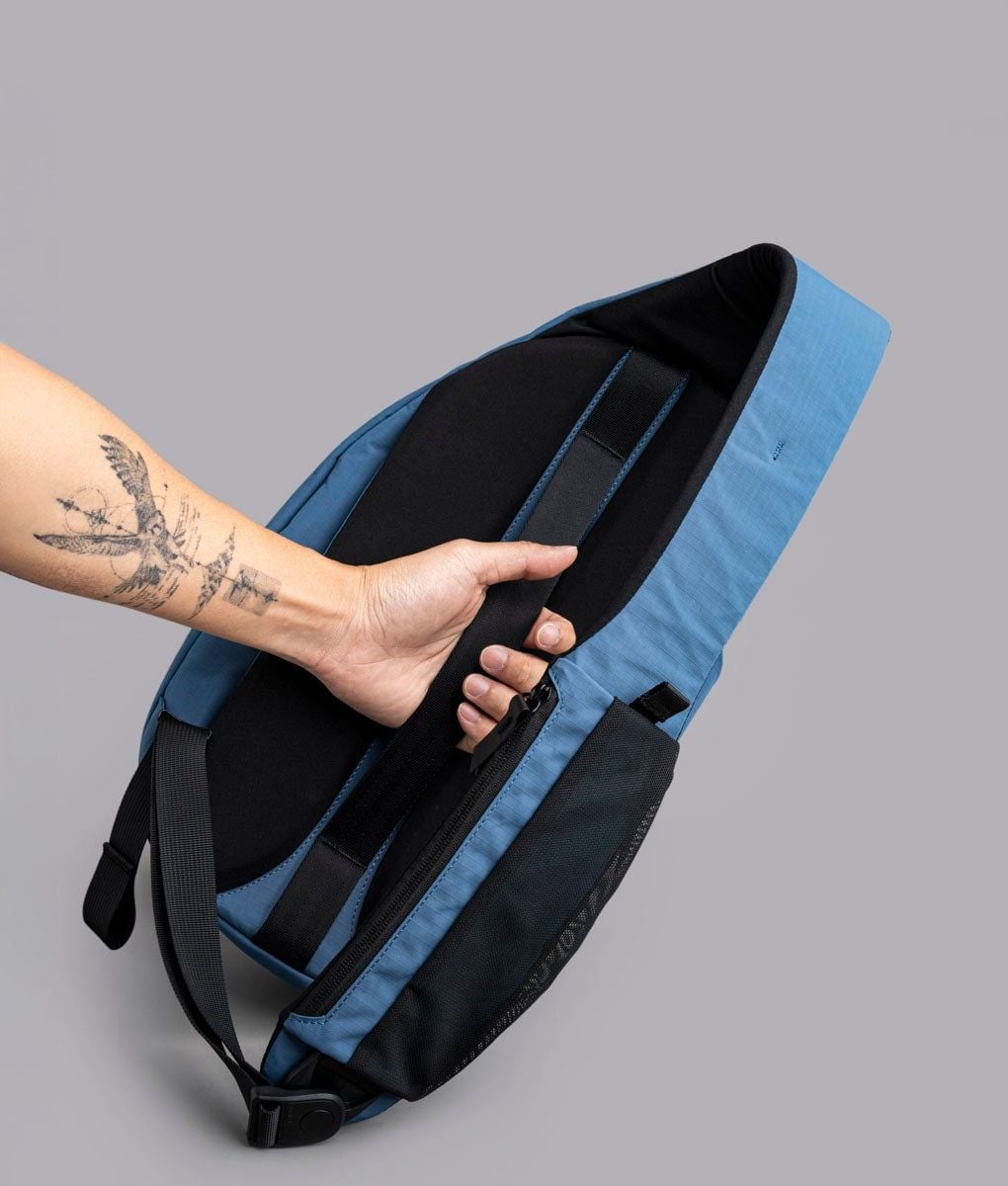  ALPAKA Metro Crossbody – Left Shoulder 