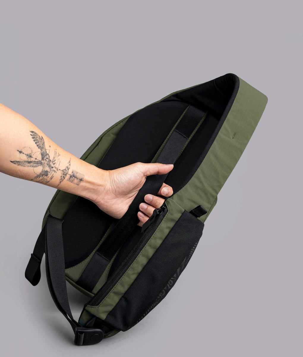  ALPAKA Metro Crossbody – Left Shoulder 