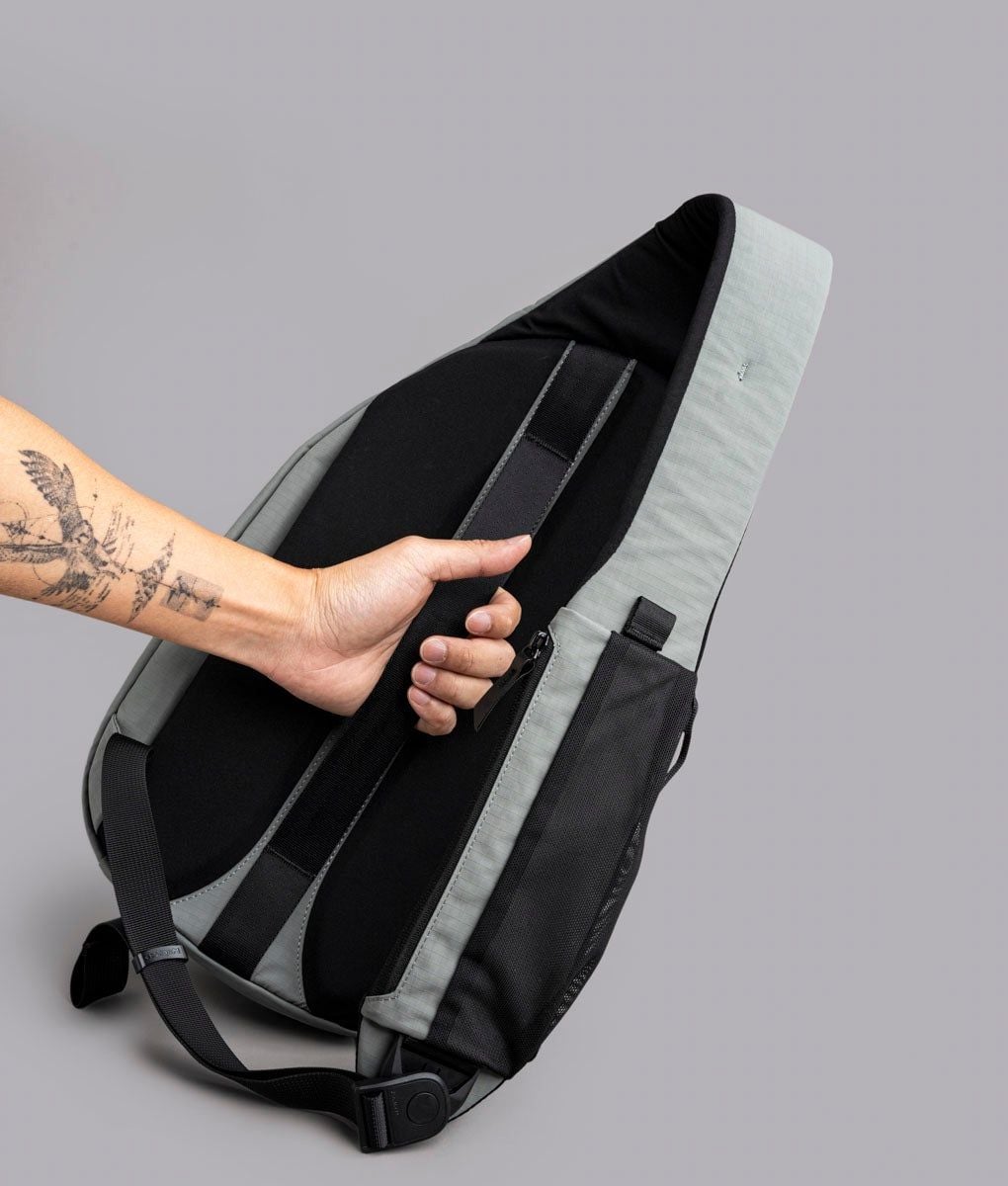  ALPAKA Metro Crossbody – Left Shoulder 