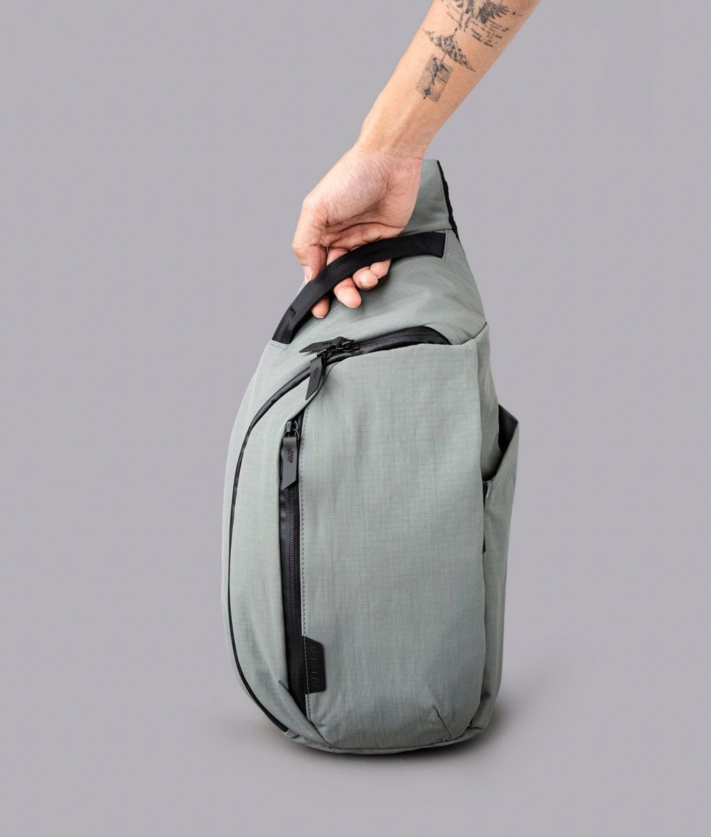 ALPAKA Metro Crossbody – Right Shoulder 