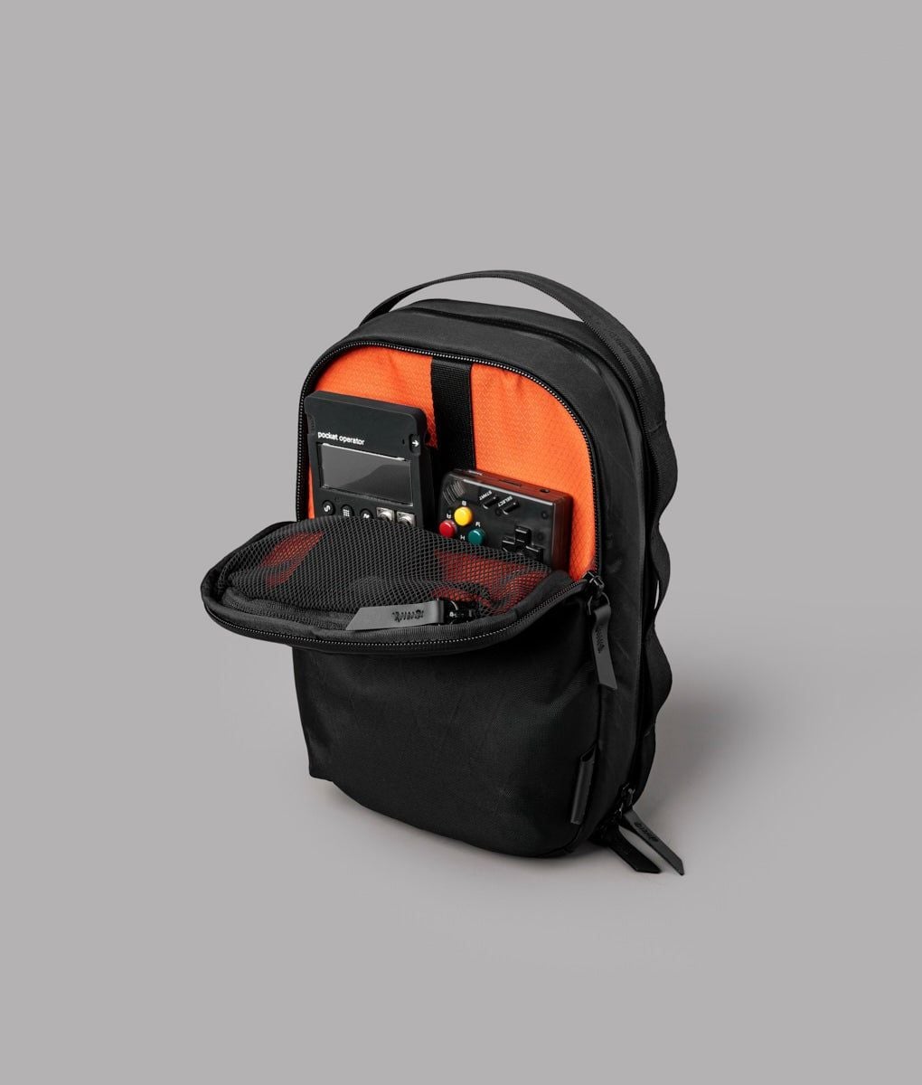  ALPAKA Metro Sling Max 