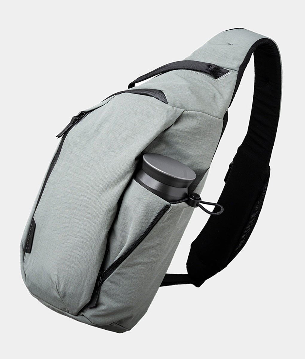  ALPAKA Metro Crossbody – Right Shoulder 