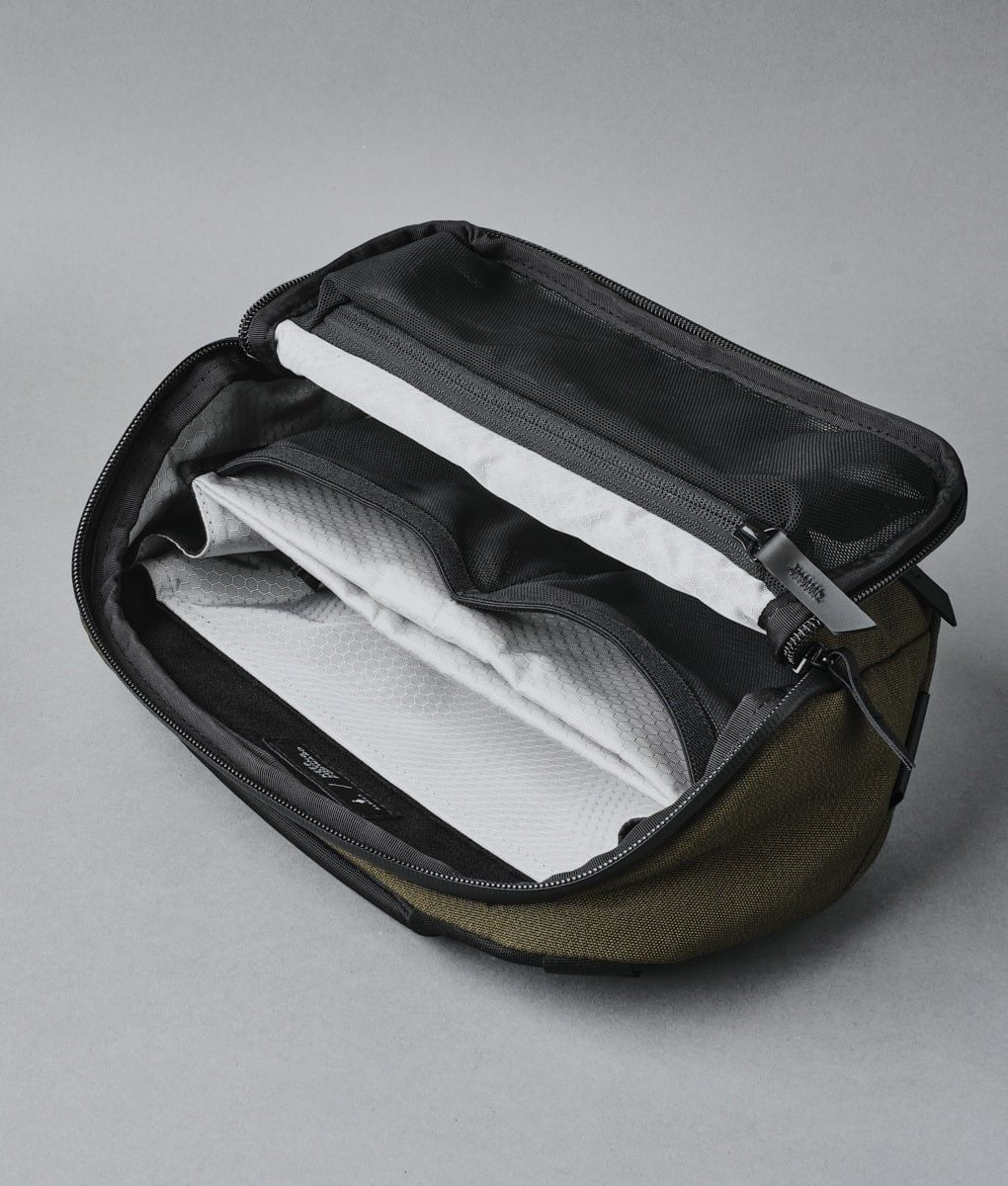  ALPAKA Vertex Pouch 