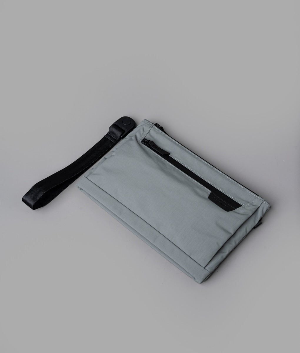  ALPAKA Zip Pouch Max V2 