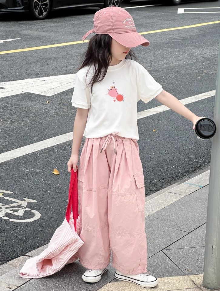 Set Áo Cotton Trắng Croptop Dễ Thương Phối Quần Kaki Dài Hồng Túi Hộp