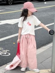 Set Áo Cotton Trắng Croptop Dễ Thương Phối Quần Kaki Dài Hồng Túi Hộp