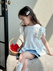 Set Áo Thô Trắng Ngực Xếp Ly Tay Phối Bèo Mix Quần Short Jean Phối Ren