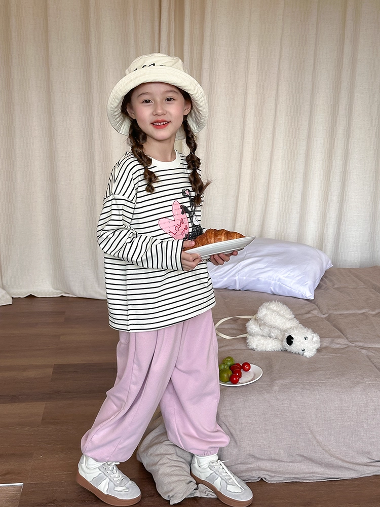 Set Áo Cotton Dài Tay Kẻ In Trái Tim Quần Nỉ Hồng Mềm Mịn