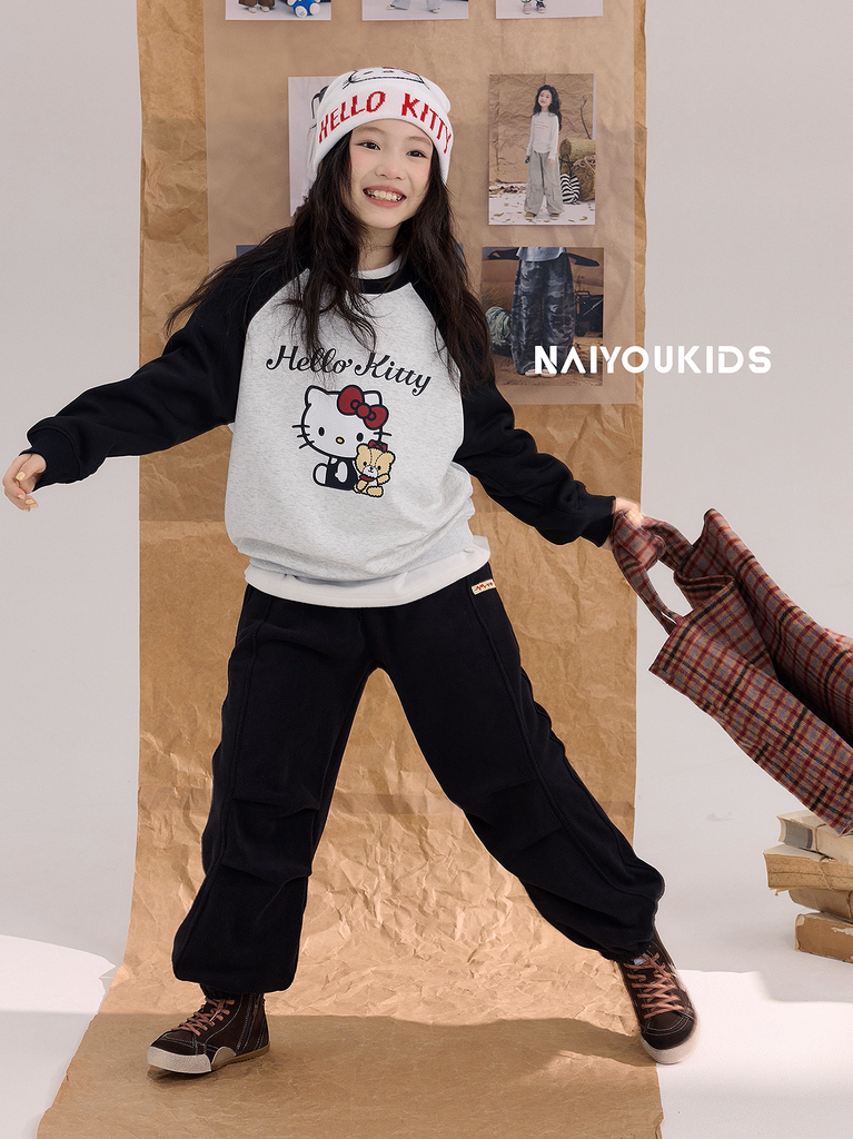 Bộ Nỉ Dài Tay Hello Kitty Phối Quần Nỉ Đen Mềm Mịn