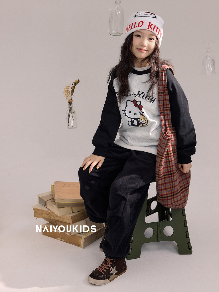 Bộ Nỉ Dài Tay Hello Kitty Phối Quần Nỉ Đen Mềm Mịn