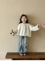 Set Tiểu Thư Áo Thêu Trắng Dài Tay Phối Khuy Quần Jean Giặt Mài Ống Loe