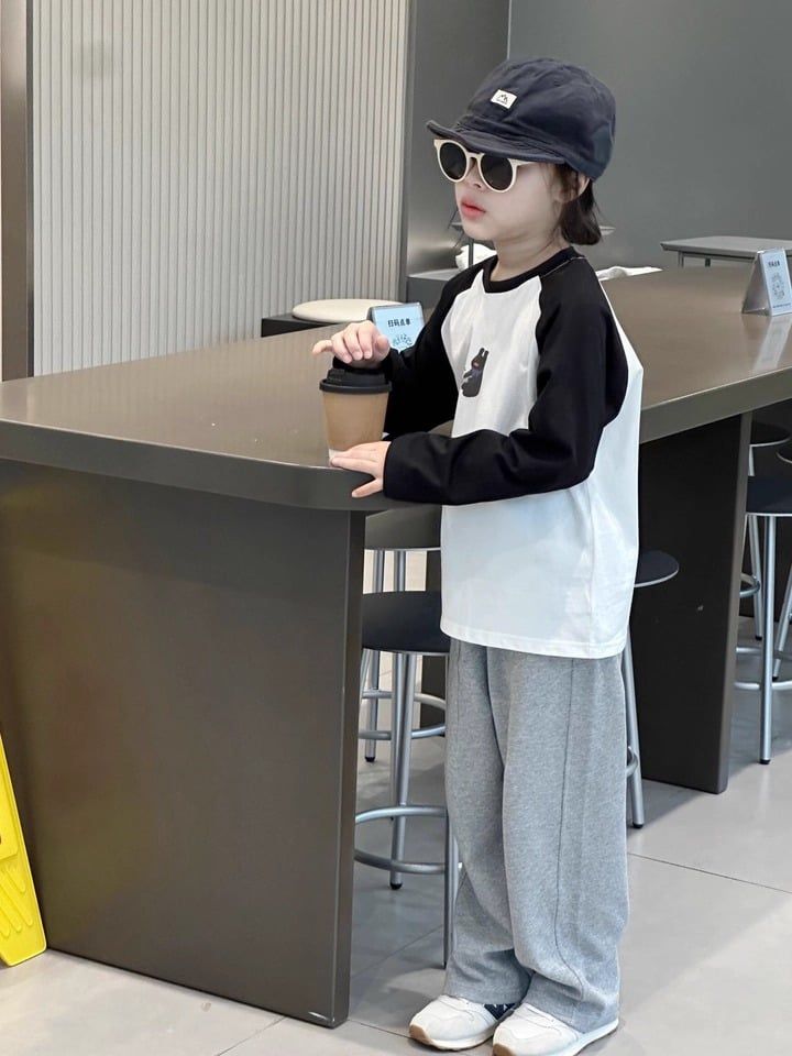 Set Áo Cotton Dài Tay Hình Cún Hai Mặt Phối Quần Nỉ Dài Màu Ghi