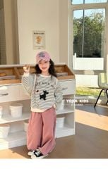 Set Áo Dài Tay Kẻ Sọc Hình Chú Cún Phối Quần Kaki Form Rộng