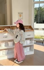 Set Áo Dài Tay Kẻ Sọc Hình Chú Cún Phối Quần Kaki Form Rộng