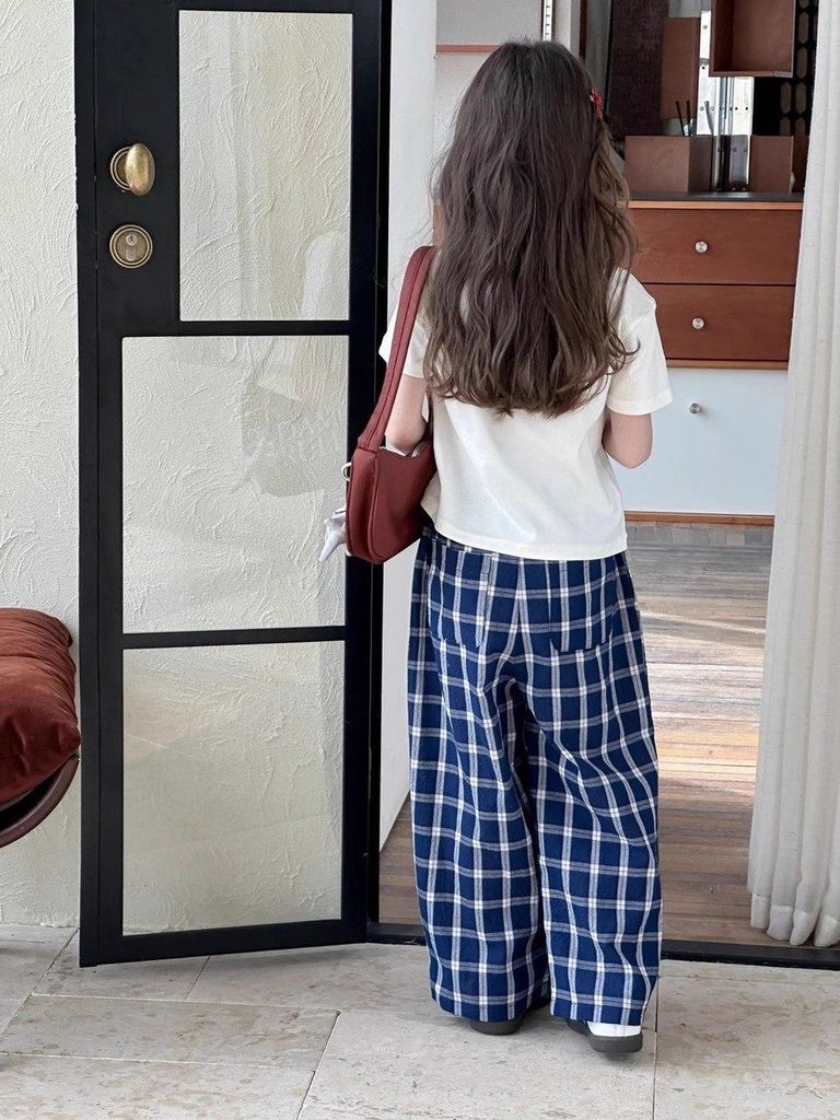 Set Áo Trắng In Mèo Phối Quần Kẻ Xanh Xinh Xỉu