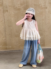 Set Bé Gái Áo Phối Ren 3 Tầng Quần Jean Dài Giặt Mài Form Rộng