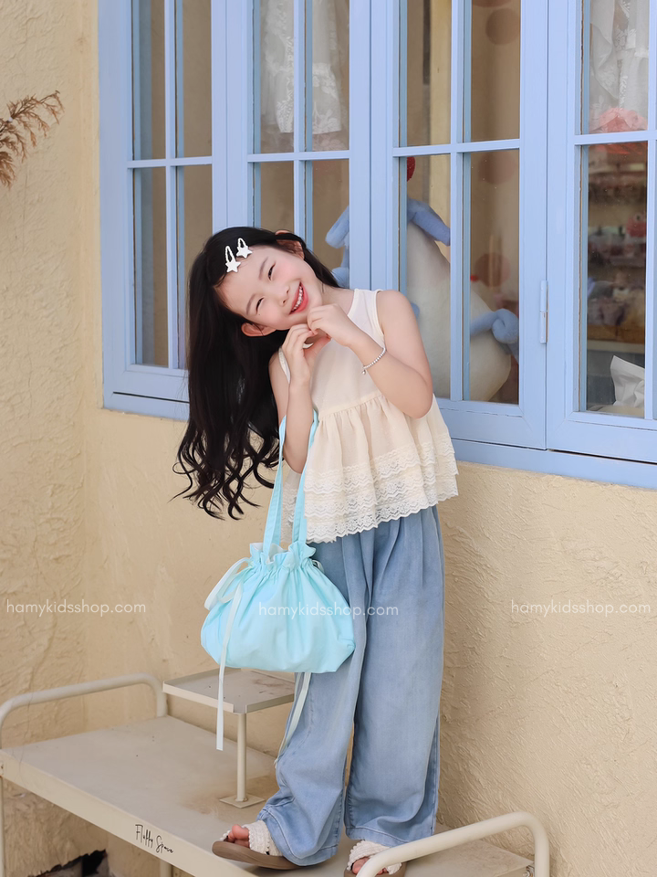 Set Bé Gái Áo Phối Ren 3 Tầng Quần Jean Dài Giặt Mài Form Rộng