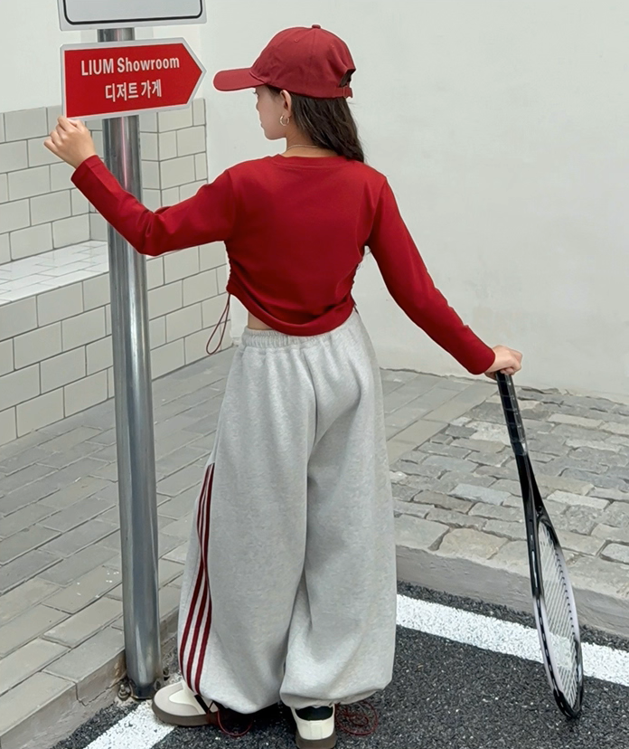 Set Dài Tay Cá Tính Áo Đỏ Quần Nỉ Suông Trendy