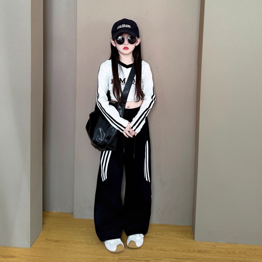 Set Nỉ 2 Da Áo Croptop Mix Quần Nỉ Suông Cá Tính