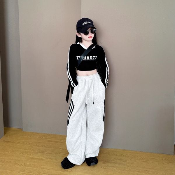 Set Nỉ 2 Da Áo Croptop Mix Quần Nỉ Suông Cá Tính