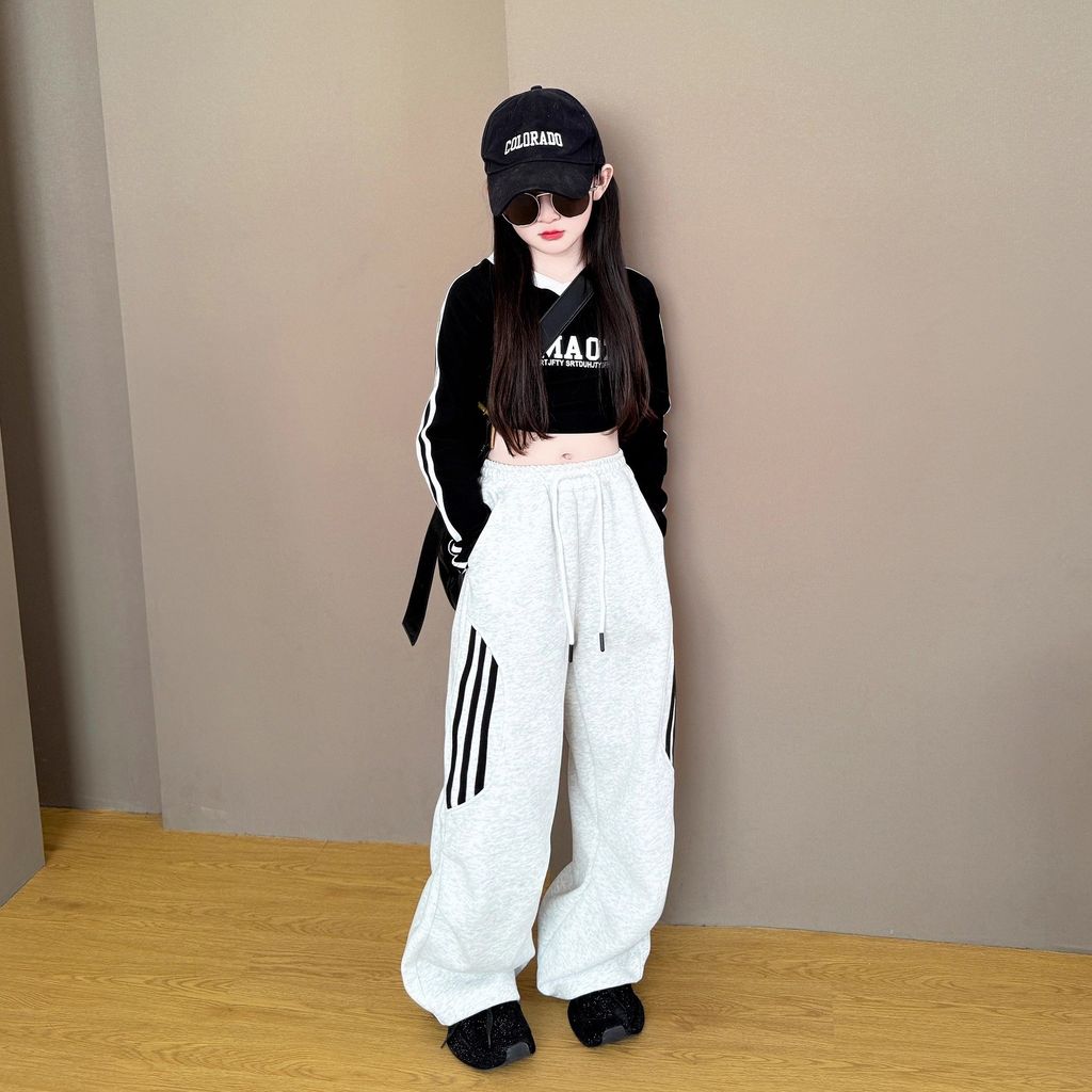 Set Nỉ 2 Da Áo Croptop Mix Quần Nỉ Suông Cá Tính