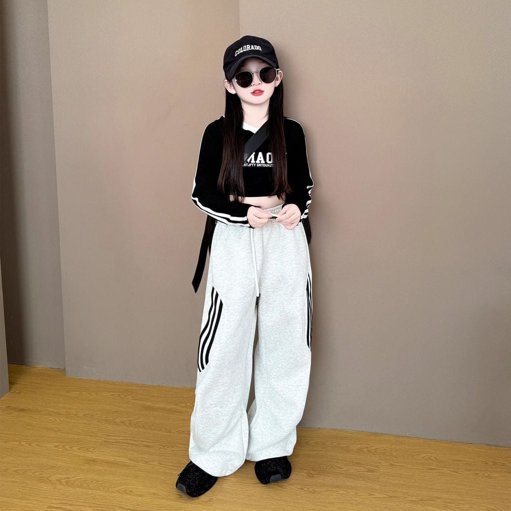 Set Nỉ 2 Da Áo Croptop Mix Quần Nỉ Suông Cá Tính