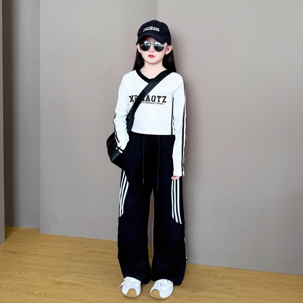 Set Nỉ 2 Da Áo Croptop Mix Quần Nỉ Suông Cá Tính