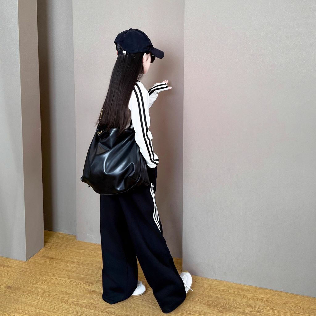 Set Nỉ 2 Da Áo Croptop Mix Quần Nỉ Suông Cá Tính