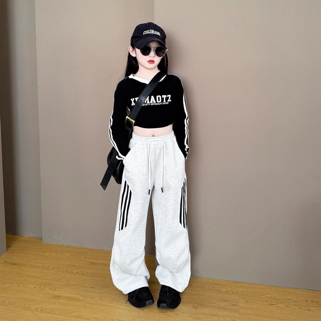 Set Nỉ 2 Da Áo Croptop Mix Quần Nỉ Suông Cá Tính