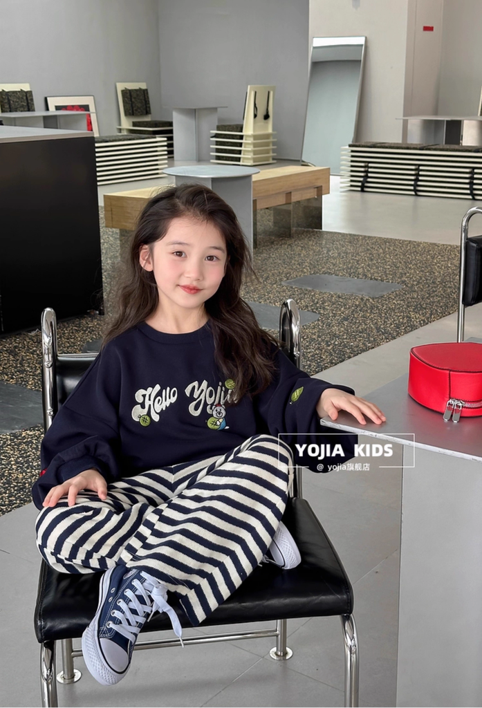 Set Nỉ 2 Da Áo In Chữ Hello Joiiu Quần Kẻ Siêu Xinh